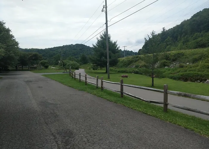 Riverside Log Cabins